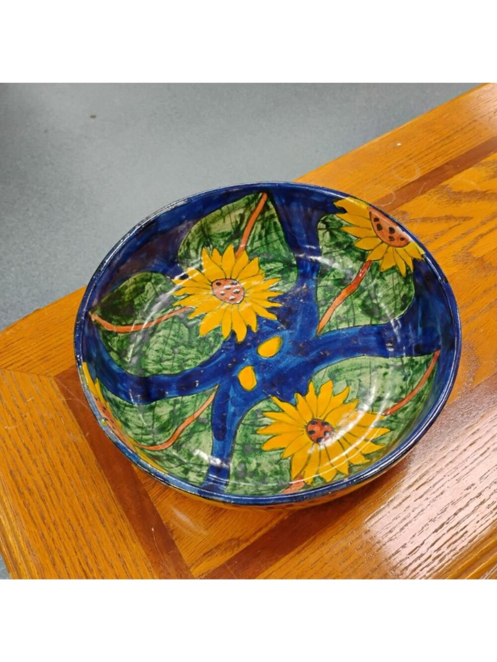 Vintage Mexican Folk Art Sunflower Serving Bowl, Hand-Painted Talavera Pottery - Picture 9 of 10